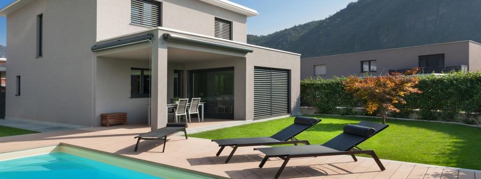 maison-toit-plat-piscine-ext.jpg